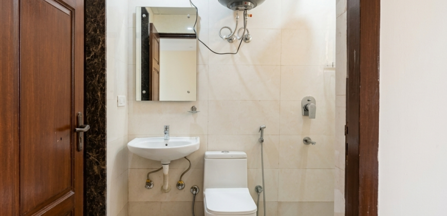 5BHK Floor for Working Professionals – DLF Phase 2, Sector 25 Gurgaon
