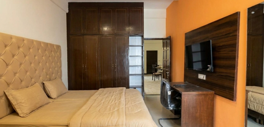 5BHK Floor for Working Professionals – DLF Phase 2, Sector 25 Gurgaon