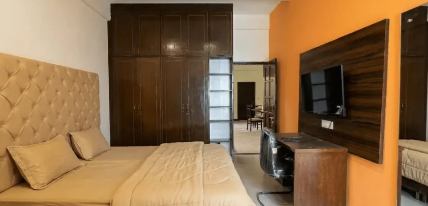 5BHK Floor for Working Professionals – DLF Phase 2, Sector 25 Gurgaon