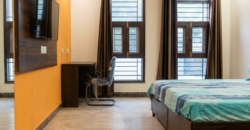 5BHK Floor for Working Professionals – DLF Phase 2, Sector 25 Gurgaon