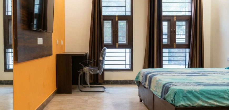 5BHK Floor for Working Professionals – DLF Phase 2, Sector 25 Gurgaon