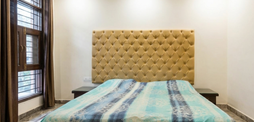5BHK Floor for Working Professionals – DLF Phase 2, Sector 25 Gurgaon
