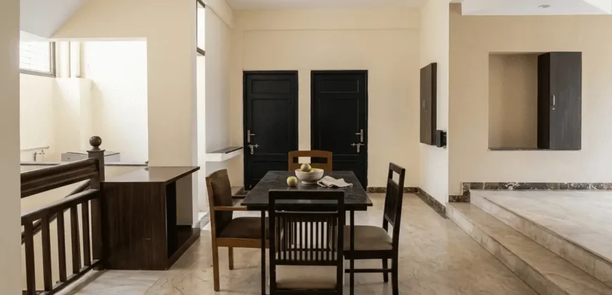 5BHK Floor for Working Professionals – DLF Phase 2, Sector 25 Gurgaon