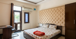 5BHK Floor for Working Professionals – DLF Phase 2, Sector 25 Gurgaon