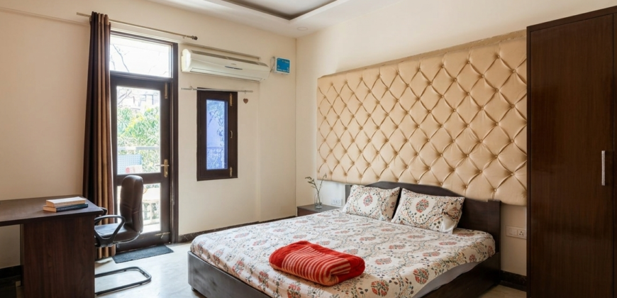 5BHK Floor for Working Professionals – DLF Phase 2, Sector 25 Gurgaon