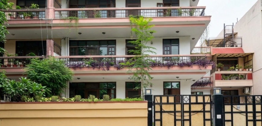Premium 4BHK Floor for Working Professionals – DLF Phase 2, Sector 25 Gurgaon