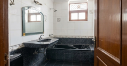 Premium 4BHK Floor for Working Professionals – DLF Phase 2, Sector 25 Gurgaon