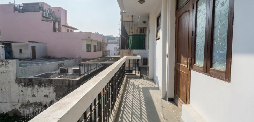 Premium 4BHK Floor for Working Professionals – DLF Phase 2, Sector 25 Gurgaon
