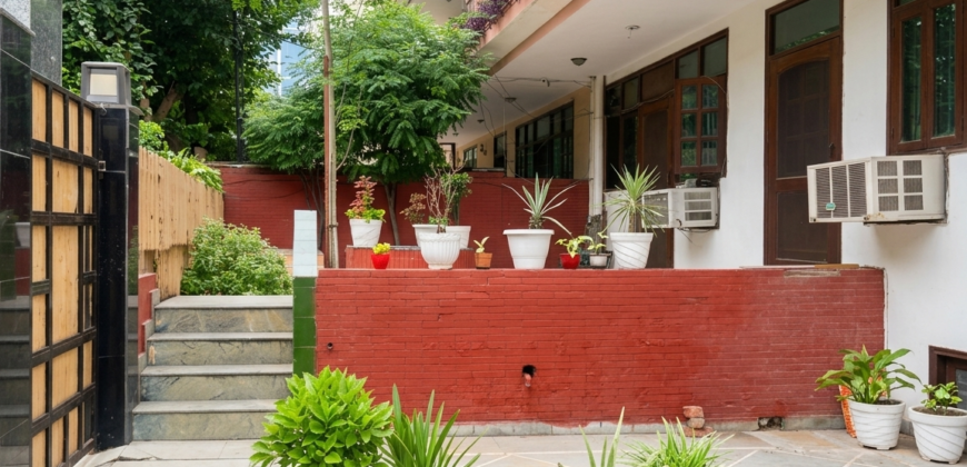 Premium 4BHK Floor for Working Professionals – DLF Phase 2, Sector 25 Gurgaon