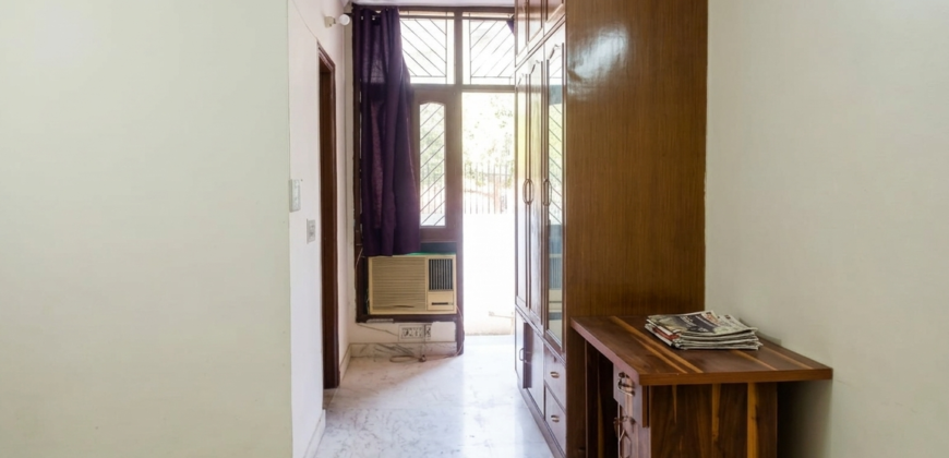 Premium 4BHK Floor for Working Professionals – DLF Phase 2, Sector 25 Gurgaon
