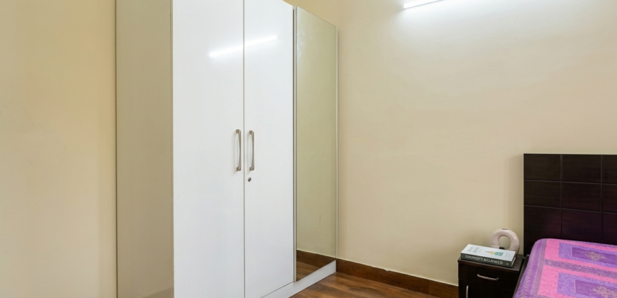 Premium 4BHK Flat for Working Professionals – DLF Belvedere Park, Gurgaon